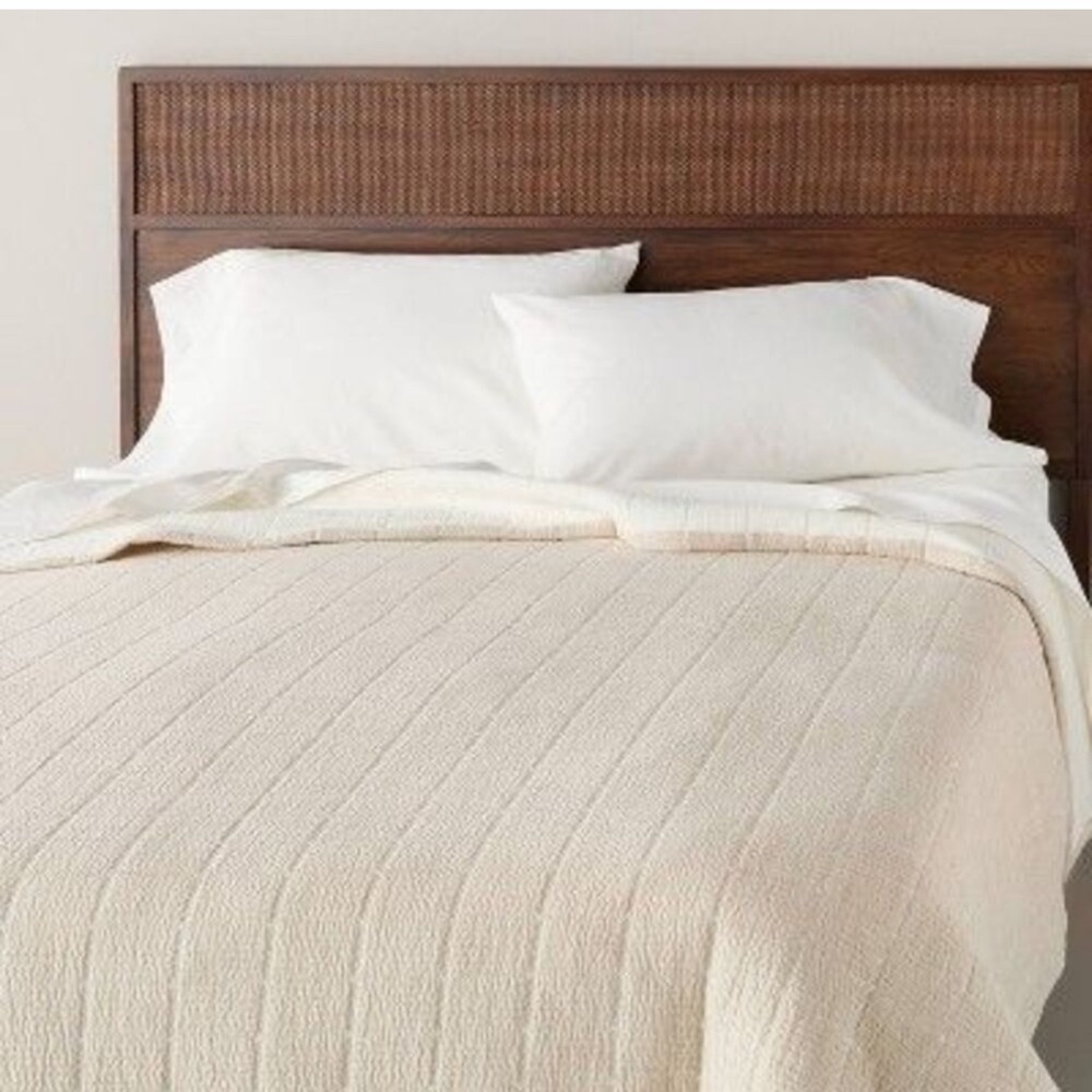 NWT Full/Queen Textured Grid Quilt Beige - Hearth & Hand with Magnolia